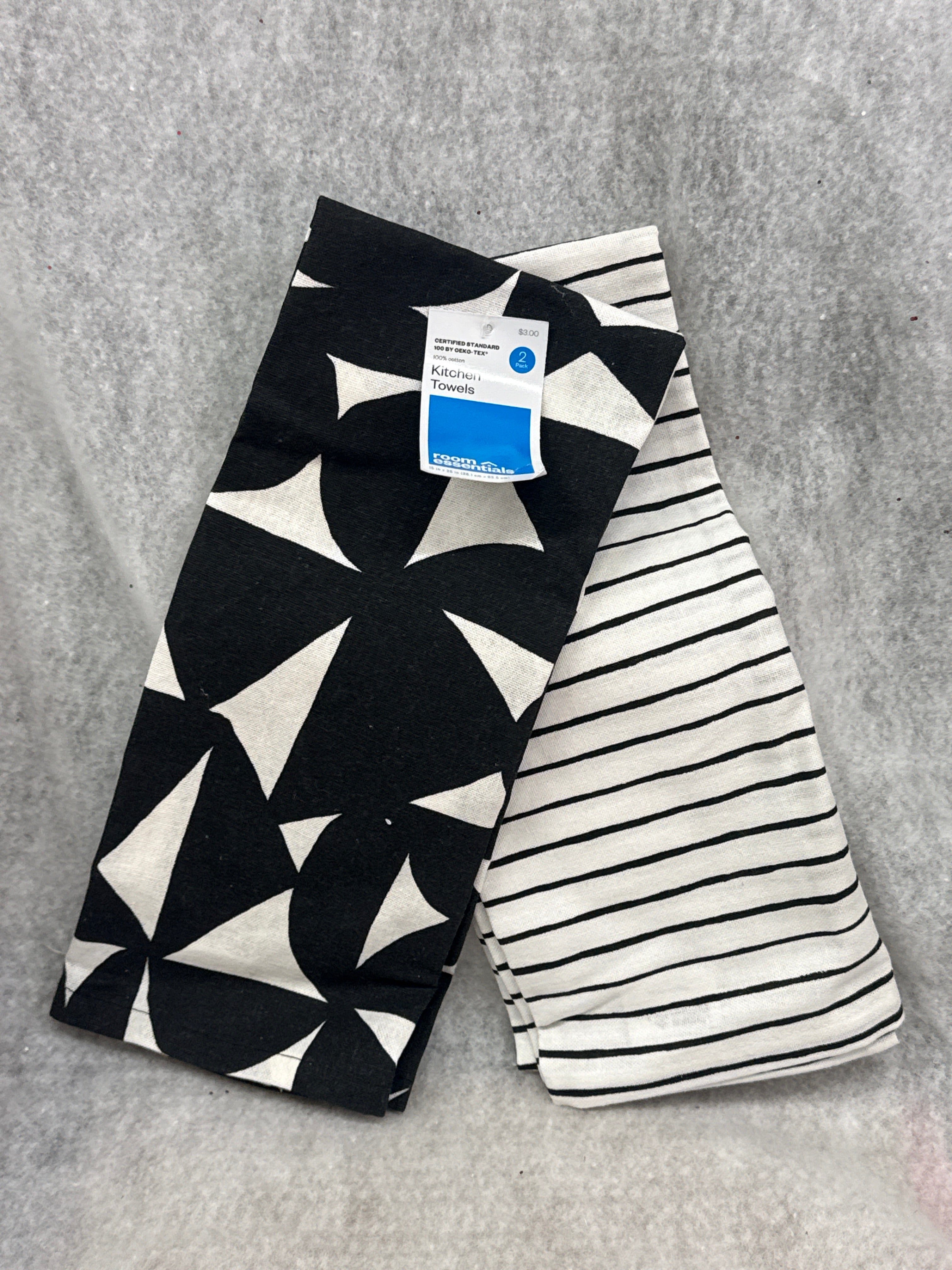 hand towel 2pk (black white shapes)