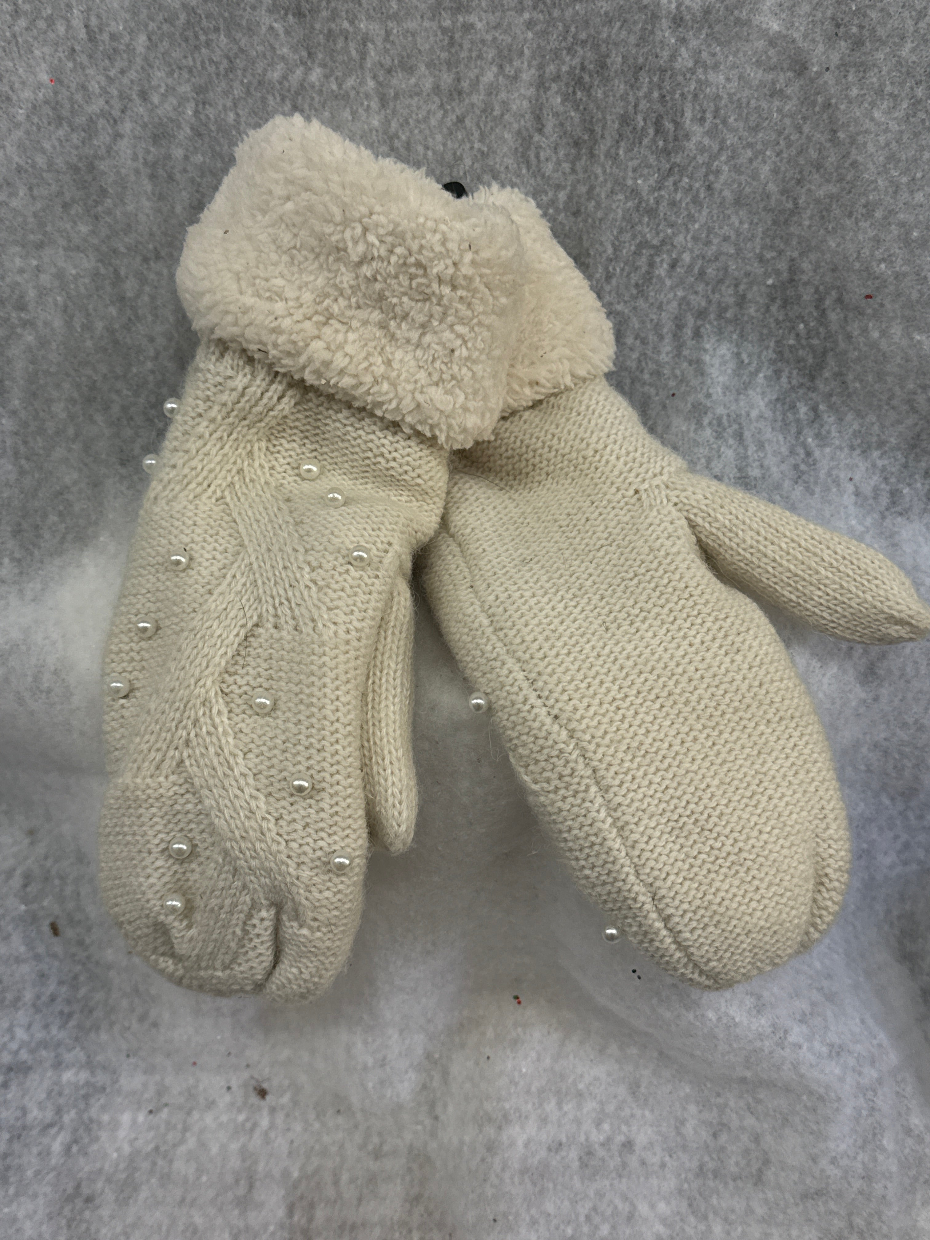 Pearl-Embellished Cable Knit Mittens