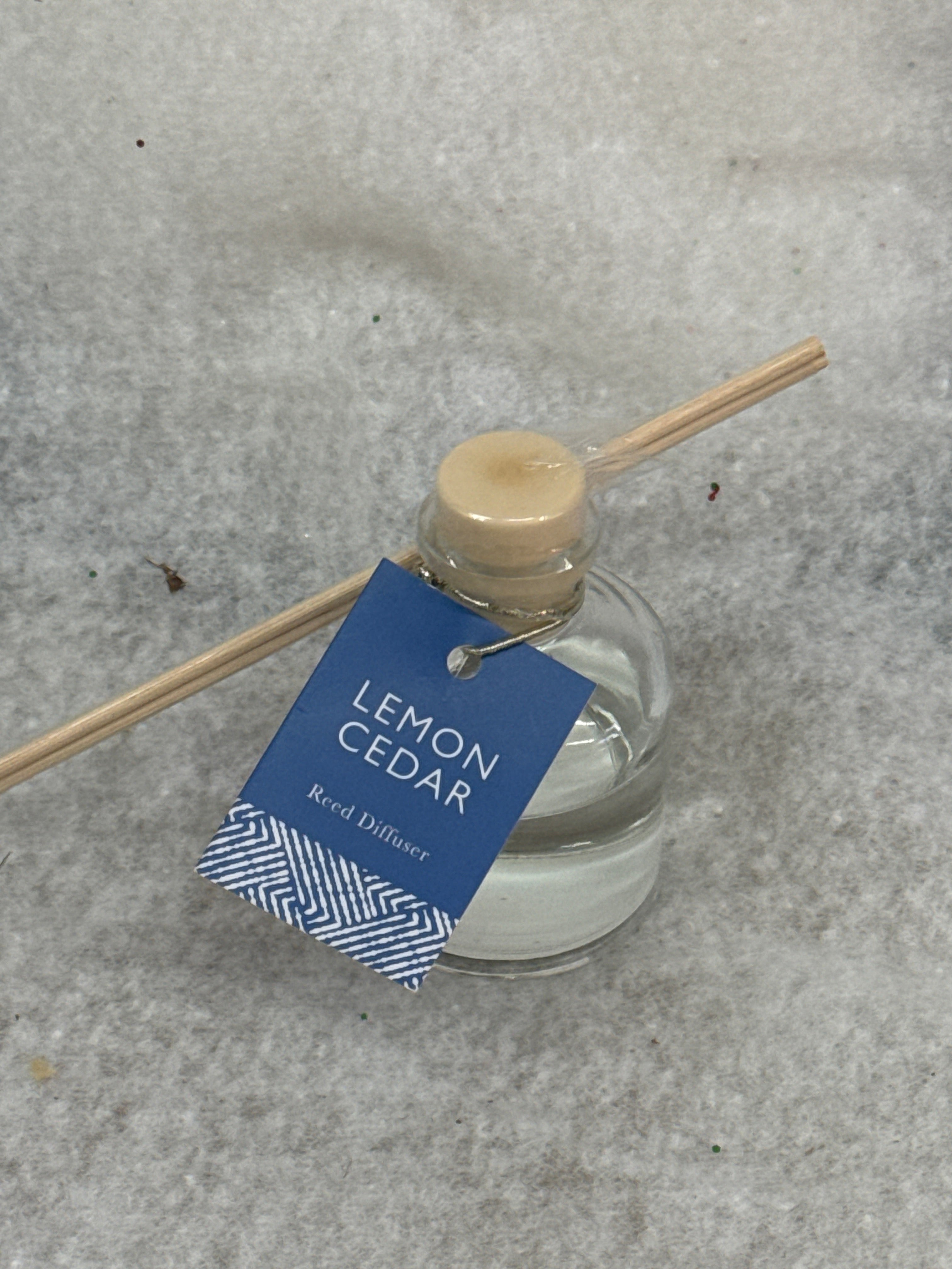 Fleming International lemon cedar Scented Reed Diffuser (1.35 fl oz)